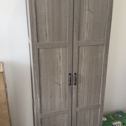 Upright Pantry/Cupboard