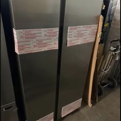 New Samsung - 28 cu. ft. Side-by-Side Smart Refrigerator with Large Capacity - Stainless Steel 