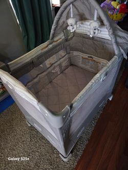 Graco travel and crib