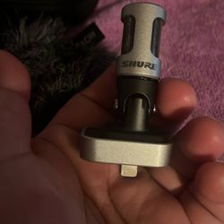 Shure  Movo  microphone