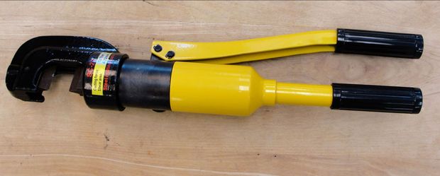 SC-22 HYDRAULIC REBAR AND STEEL CUTTING TOOL