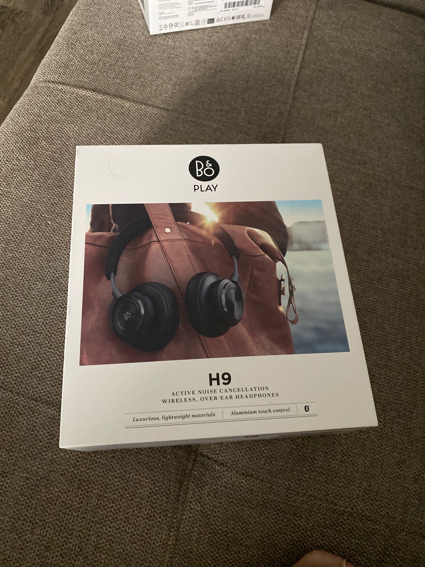 Bang & Olufsen H9 wireless headphones