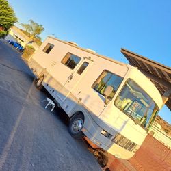 1999 Fleetwood Storm RV