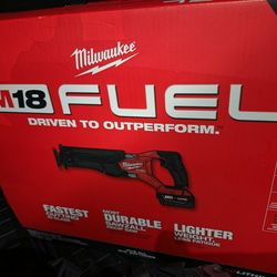 Milwaukee sawzall kit m18