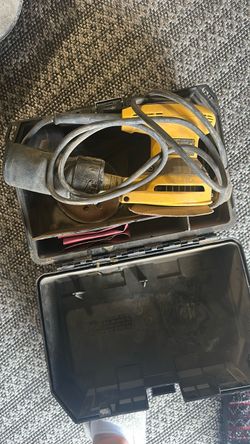 DeWalt Corded Electric Sander with Case