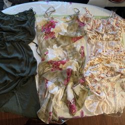 NICE BEACH DRESSES $1 EACH SMALL SIZE