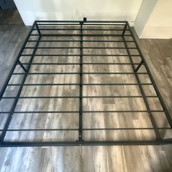 CAL KING BEDFRAME 