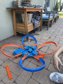 Hot wheels Cris Cross Crash