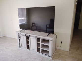 LG TV nanocell high technology TV with stand tier only 8 months old