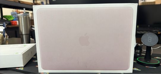 Apple 13 inch MacBook  Neo 8 RAM,256 SSD