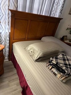 Wooden Queen Bed Frame with Headboard