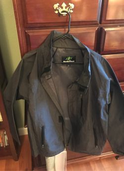 NordicTrack Windbreaker jacket ,- waterproof 85$ retail