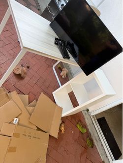 TV, wall mount, desk, ikea shelf