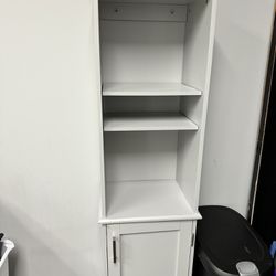 Shelf w/cabinet door