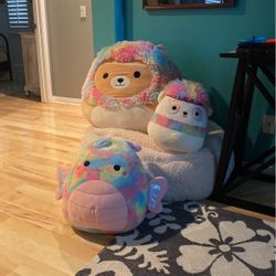 Giant And Large Squishmallows 