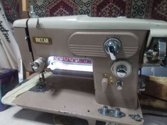 Riccar 204B Vintage Sewing Machine