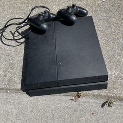 PS4 With 2 Controllers 