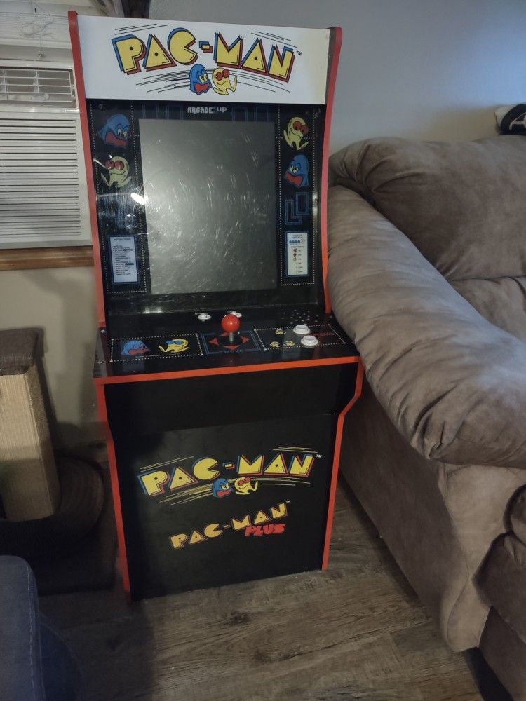 Pac Man Arcade Game