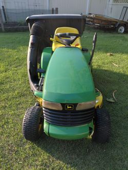 John deere riding lawn mower tractor