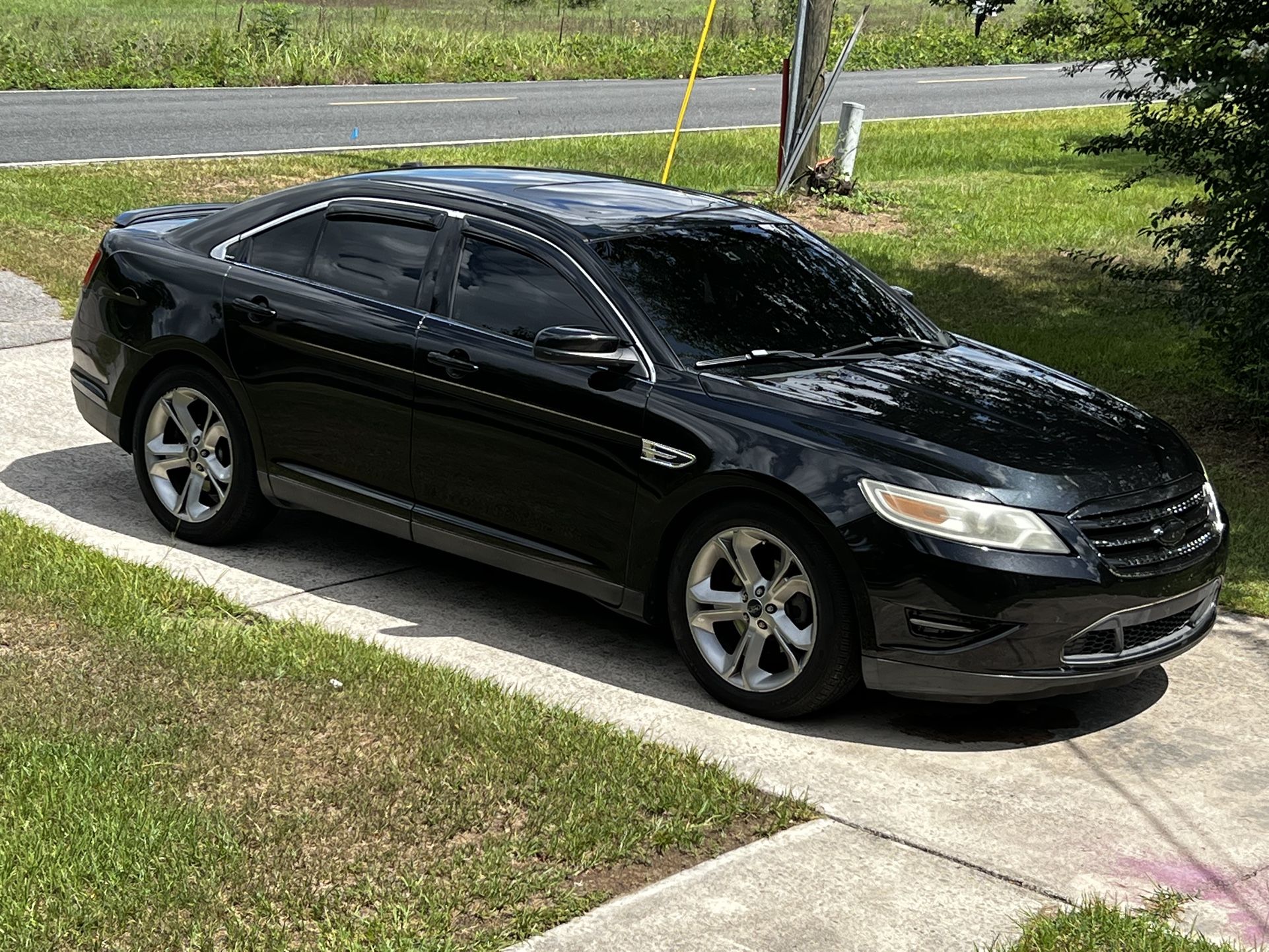 2010 Ford Taurus