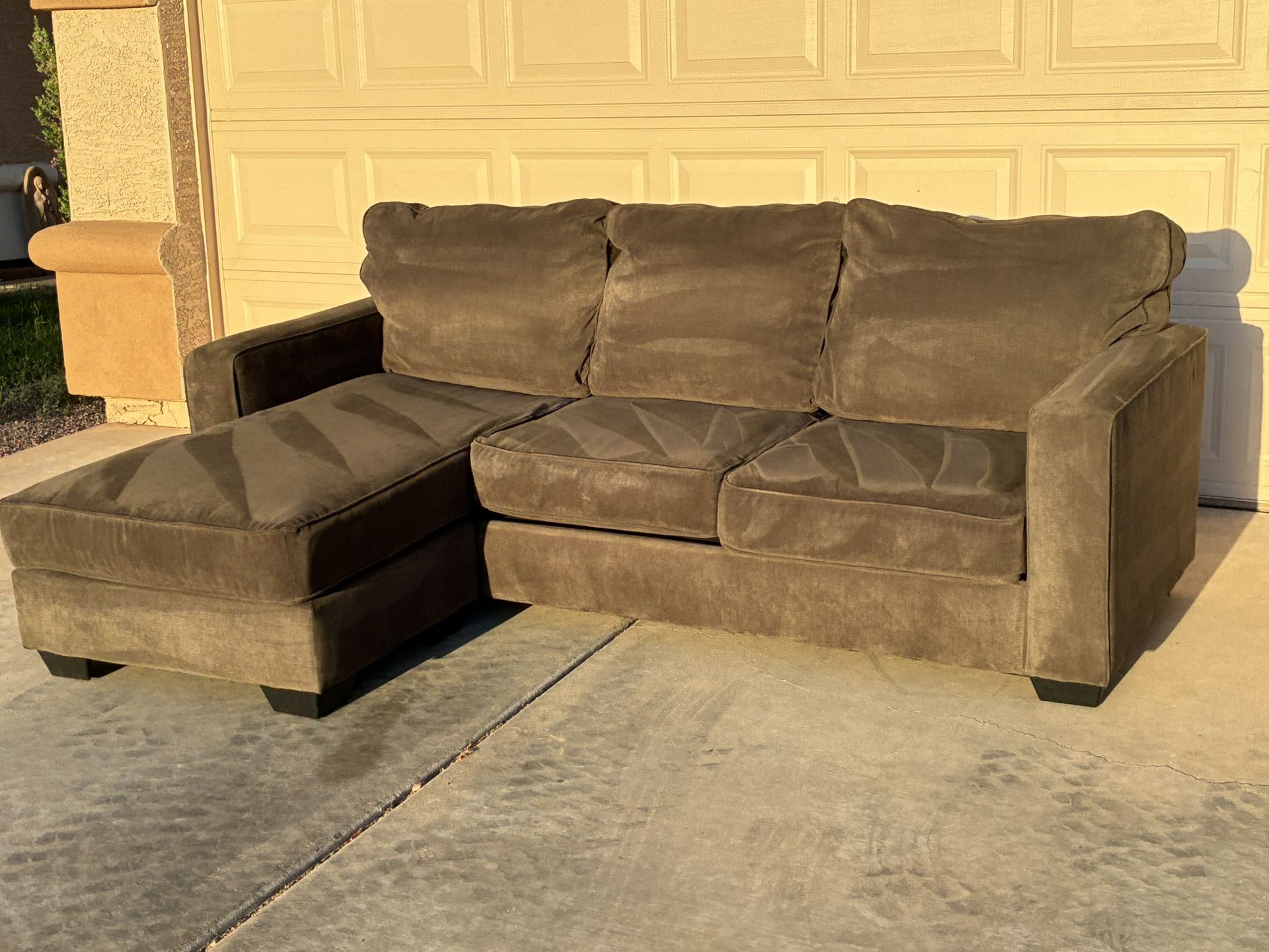 Sectional Couch-Free Delivery 