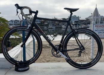 LOOK 555 Carbon Road Bike – Ultegra / Zipp Wheels