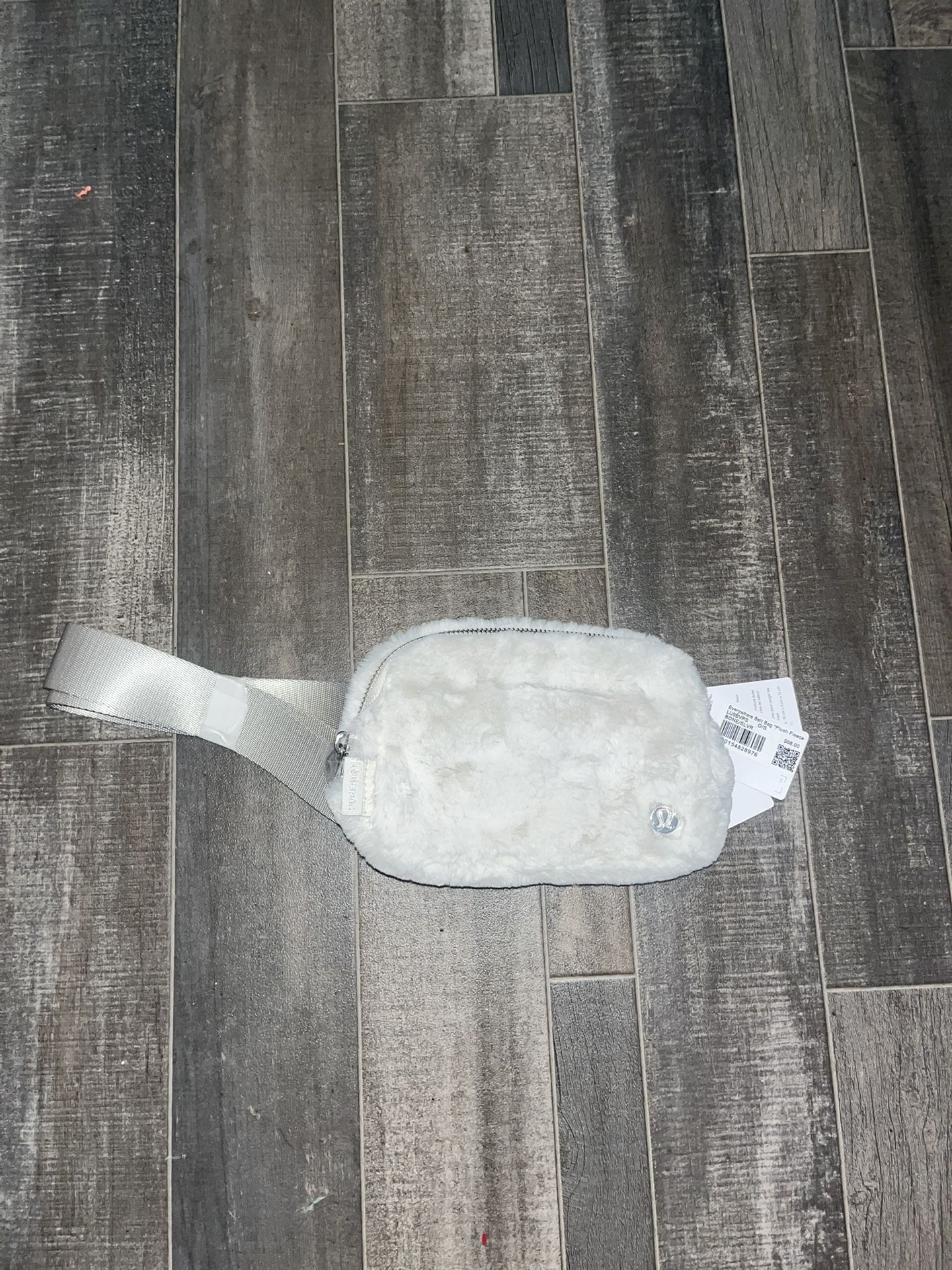Lululemon "Everywhere Belt Bag"