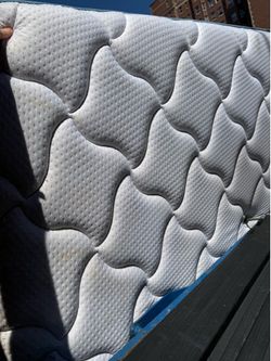 Pillow top Queen mattress and box spring