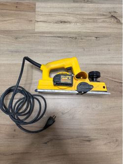 DeWALT Wired Handheld Planer