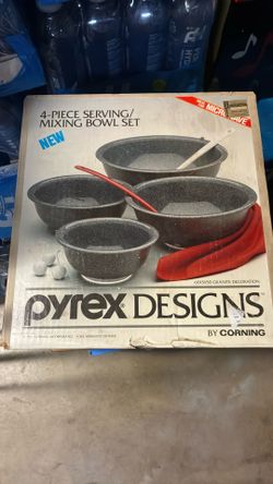 Vintage Pyrex 4 Piece Mixing/ Serving Bowl Set
