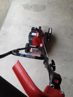 Photo TROY-BILT ELECTRIC START CAPABLE 4- CYCLE LAWN EDGER TB516EC purchsed 2018 ,WORKS VERY GOOD, LIKE NEW, have to sell due to a move.