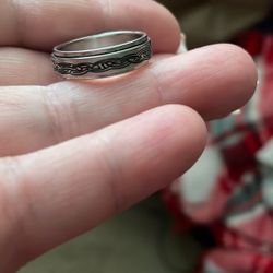  Celtic Knot spinning Ring 