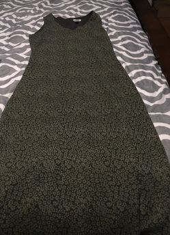 Women's Old Navy Size 6 long dress