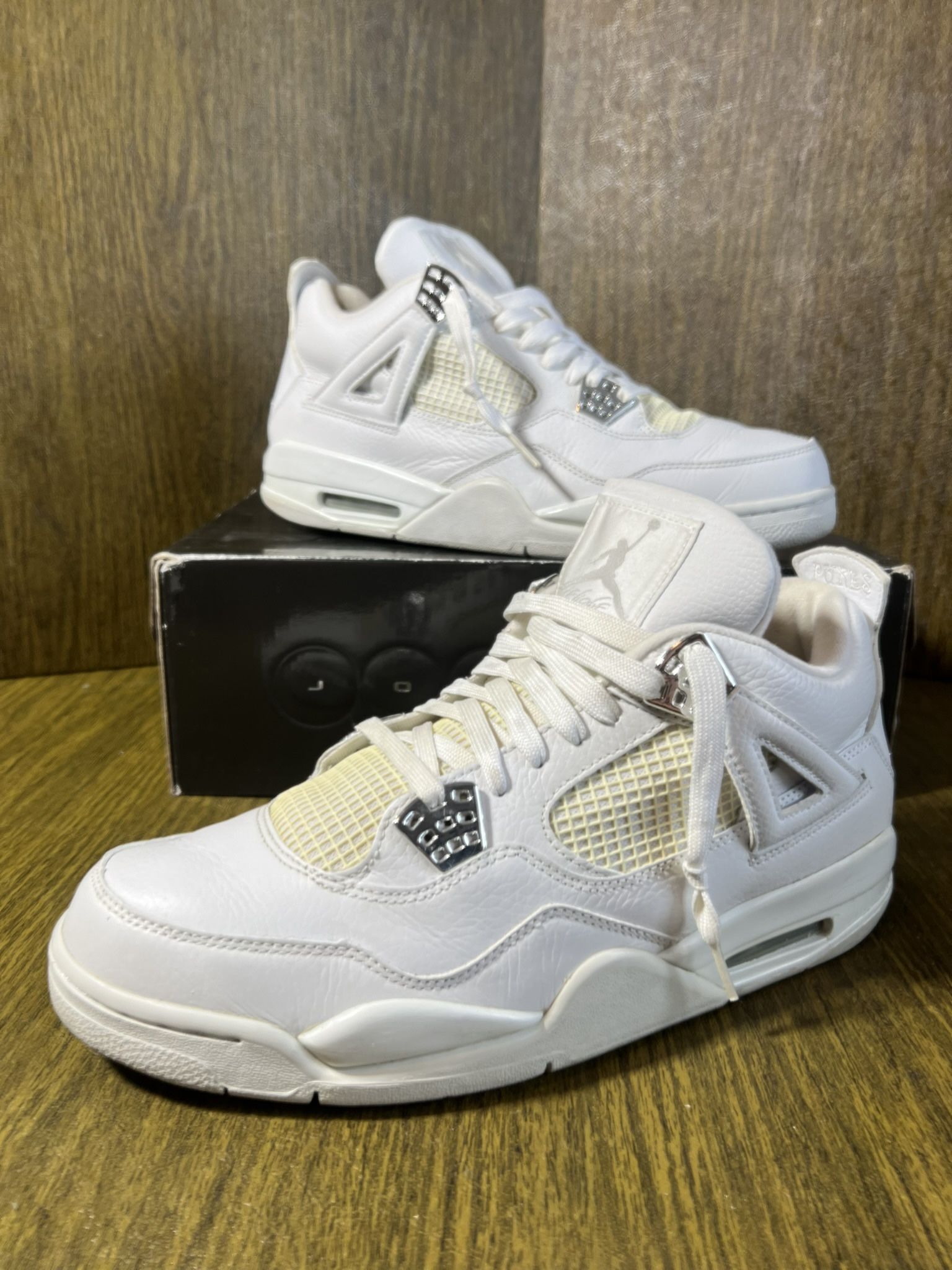 JORDAN 4 IV RETRO Mid “Pure Money” 2006 / 308497-102 / Men’s 12 / Excellent Condition w/ Original Box / White, Metallic Silver-Pure Platinum