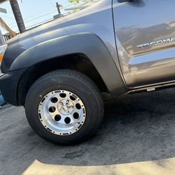Vendo Rines 15x10 De 5x114 Tornios Instacion Y Balance Llantas Nueva Y Rines Nuevos 235/75/R15