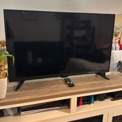 INSIGNIA 37 inch tv 