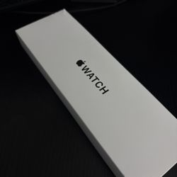 Apple Watch SE (2nd Gen) 40mm GPS – Like New Condition 