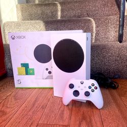 Xbox series S with box