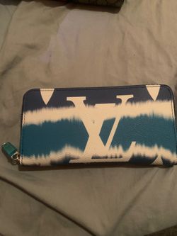 Blue Louis Vuitton Style Zip Wallet