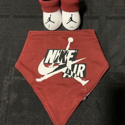New Nike Air Jordan socks and bib set - fits newborn, 3 month and 6 month 