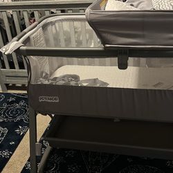 Bedside Bassinet/sleeper 