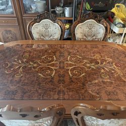 Table With 6 Matching Chairs