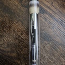 It Cosmetics Heavenly Luxe Complexion Perfection Brush No. 7 NEW