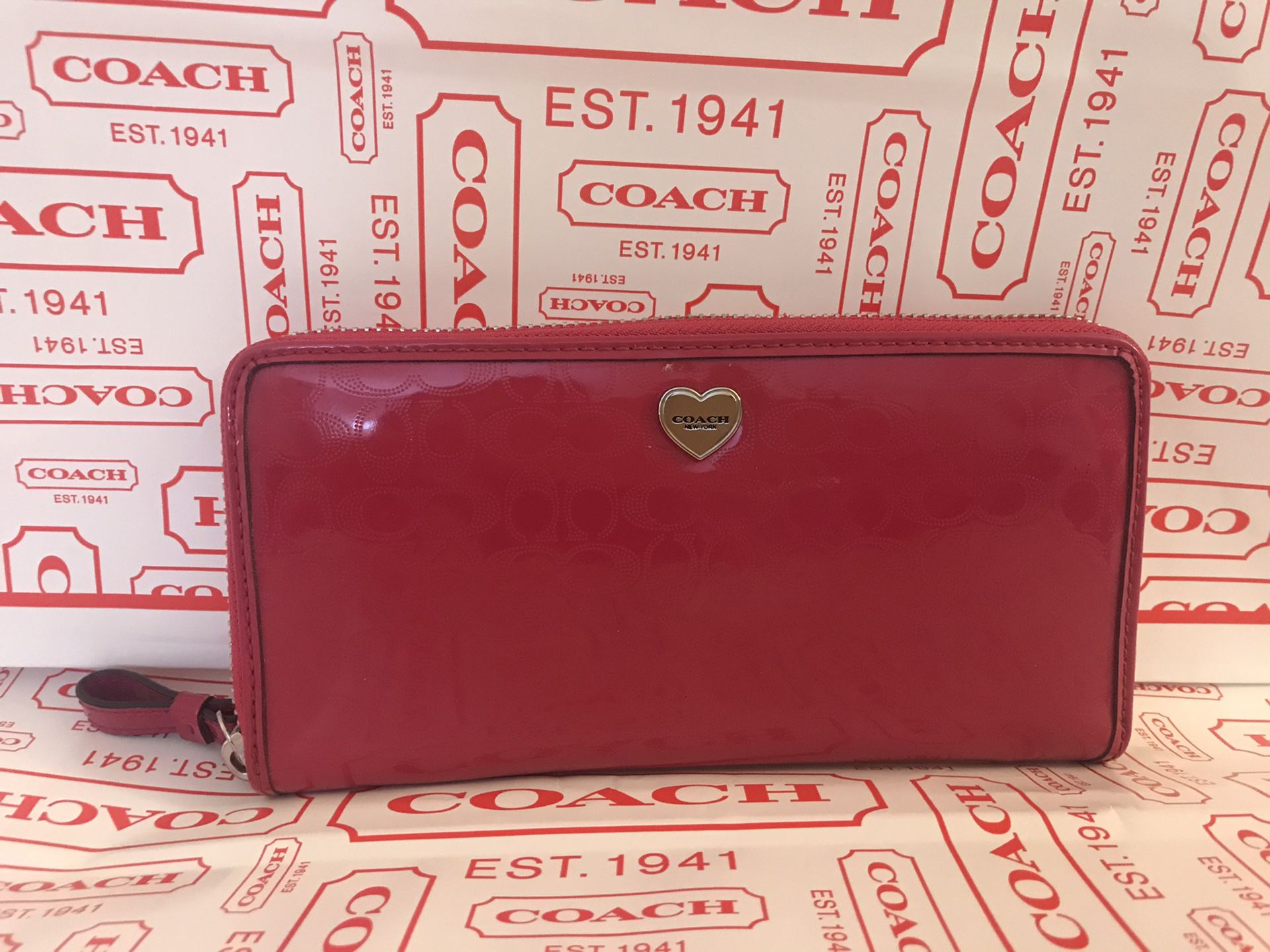 New NWT coach signature Pink Wallet $259