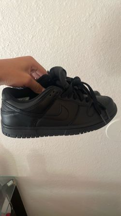Nike dunk low triple black
