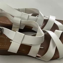 New Directions Women's White Strapped Wedged Sandals Size 8.5