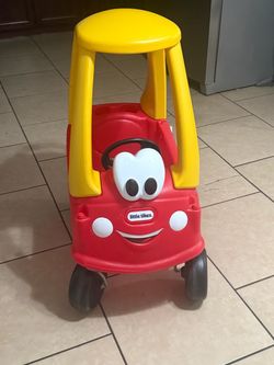 Little Tikes Cozy Coupe Ride-On Toy
