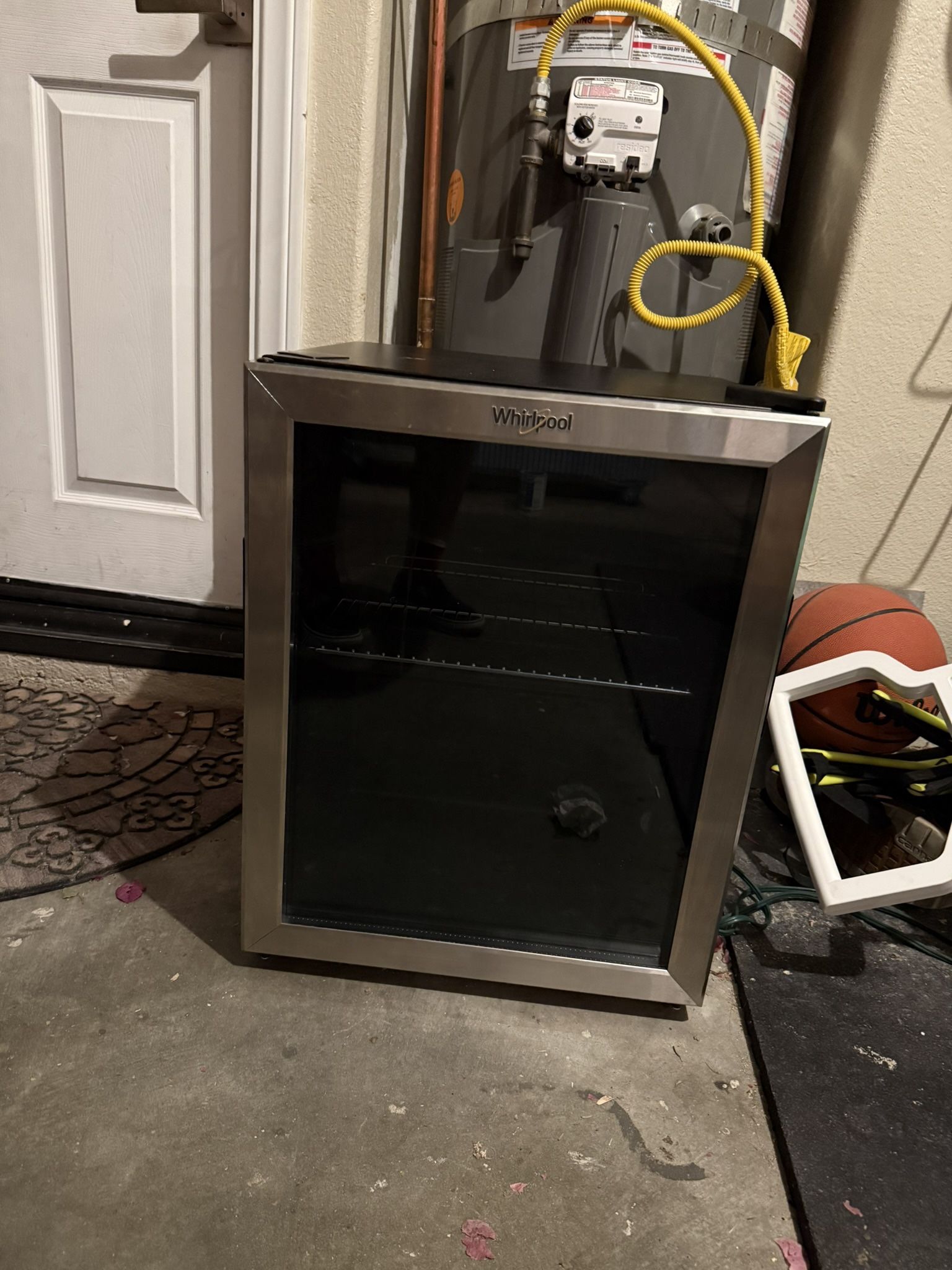 Whirlpool mini fridge 2.7 cu ft