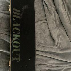 Black skateboard (Can be cleaned before purchasing)