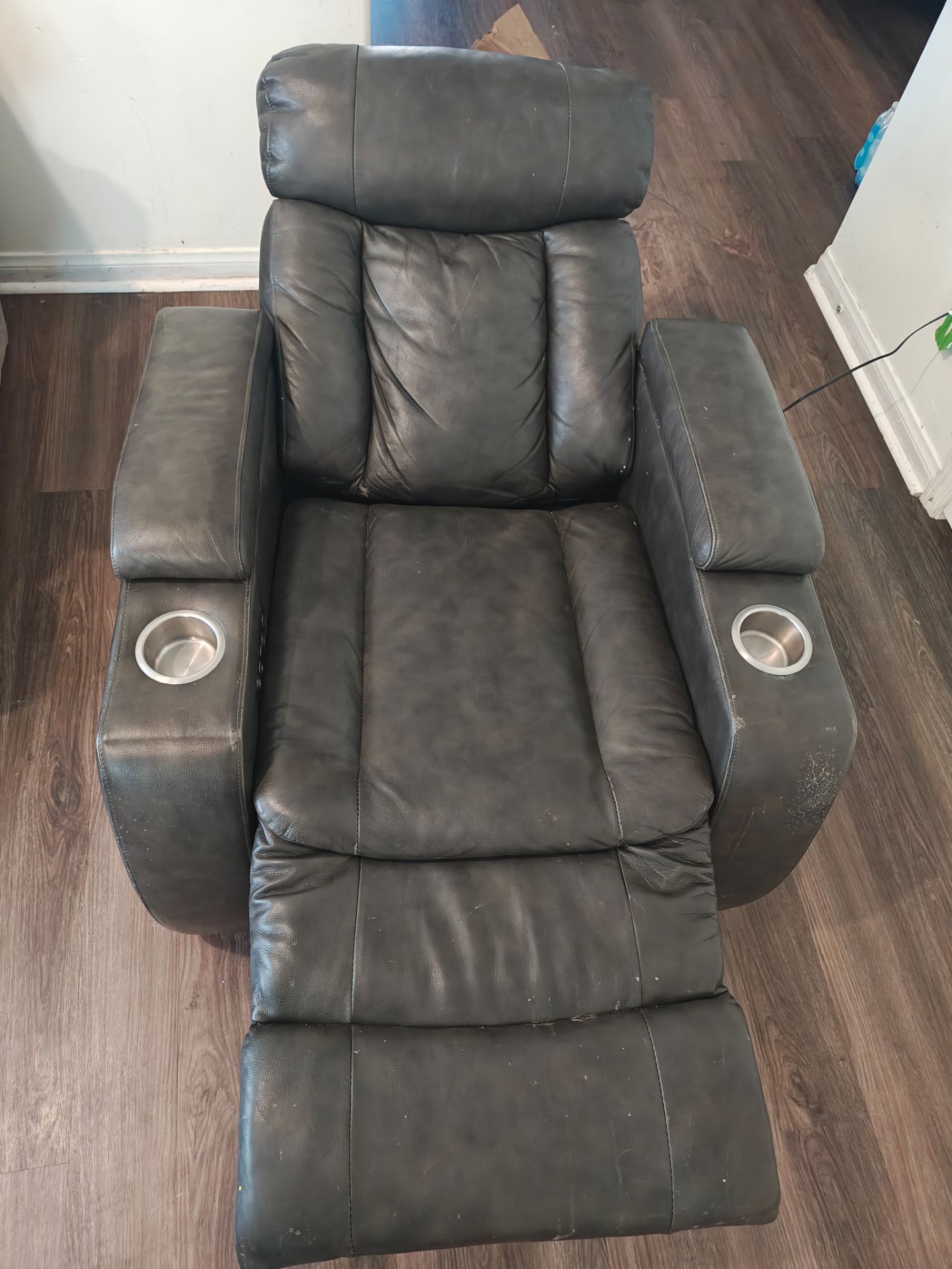 Recliner (read comments) pick up only